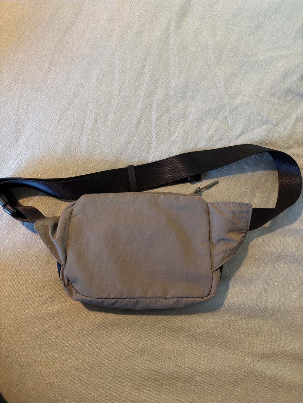 lululemon athletica gray Belt Bag with Black Strap - Picture 2 of 5